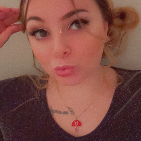 🖤🖤🖤Meet your Posher🖤🖤🖤 - Picture 4 of 5